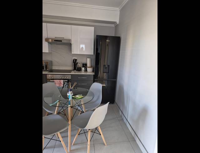 2 BEDROOM APARTMENT FOR SALE IN UMHLANGA RIDGE